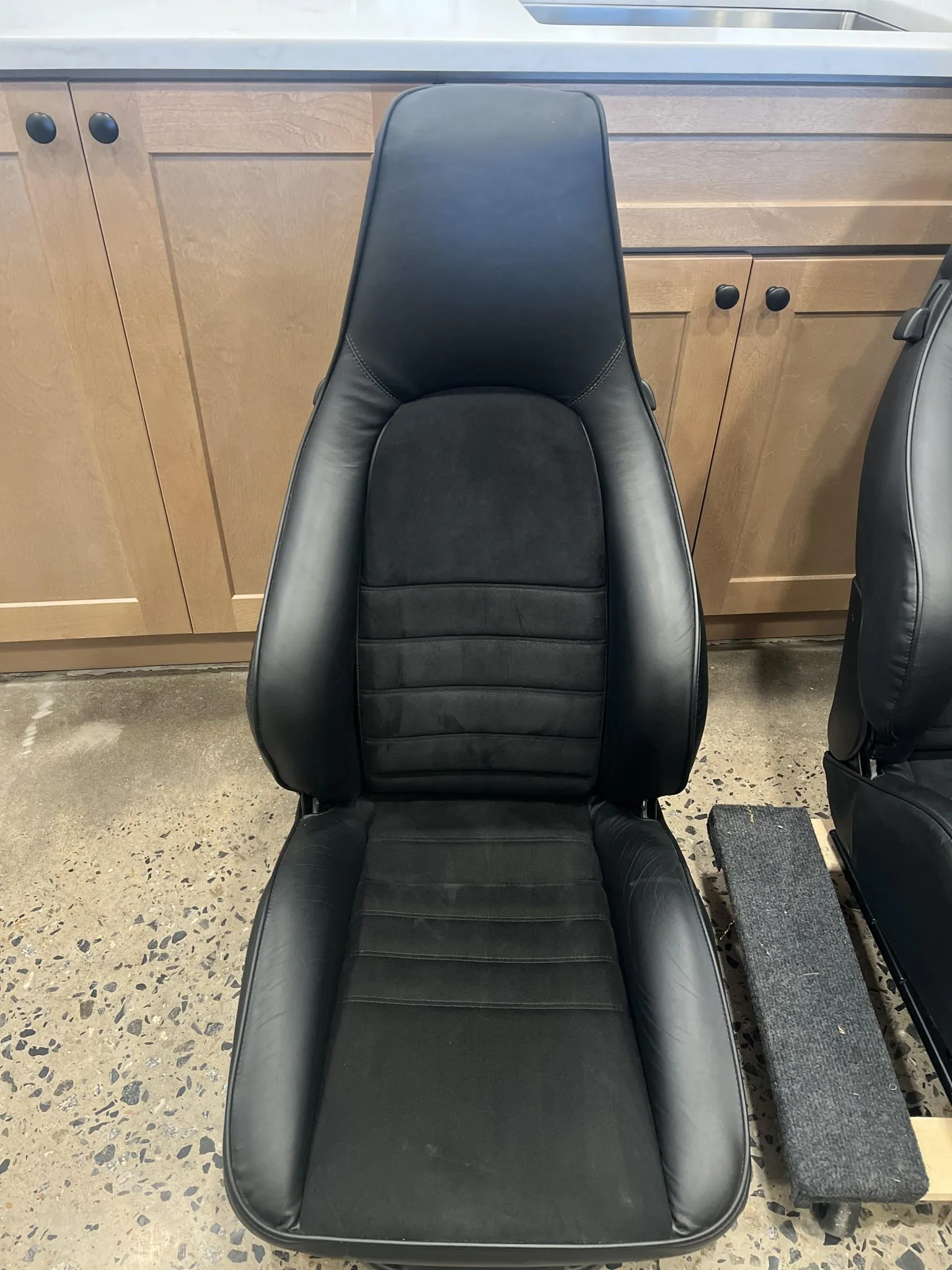 Recaro Sport Seats – Refreshed Black Leather & Alcantara - Image 5