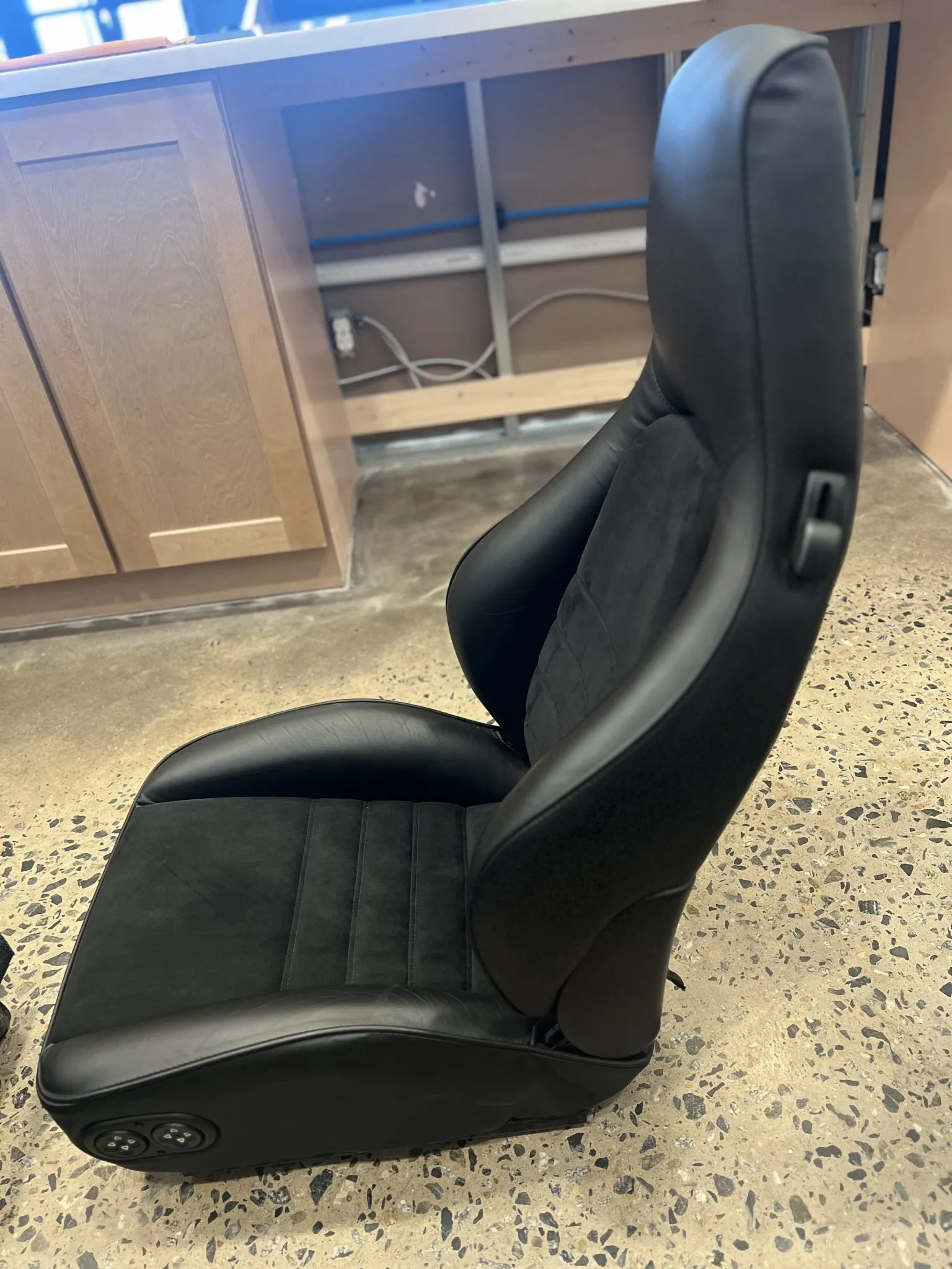 Recaro Sport Seats – Refreshed Black Leather & Alcantara - Image 3