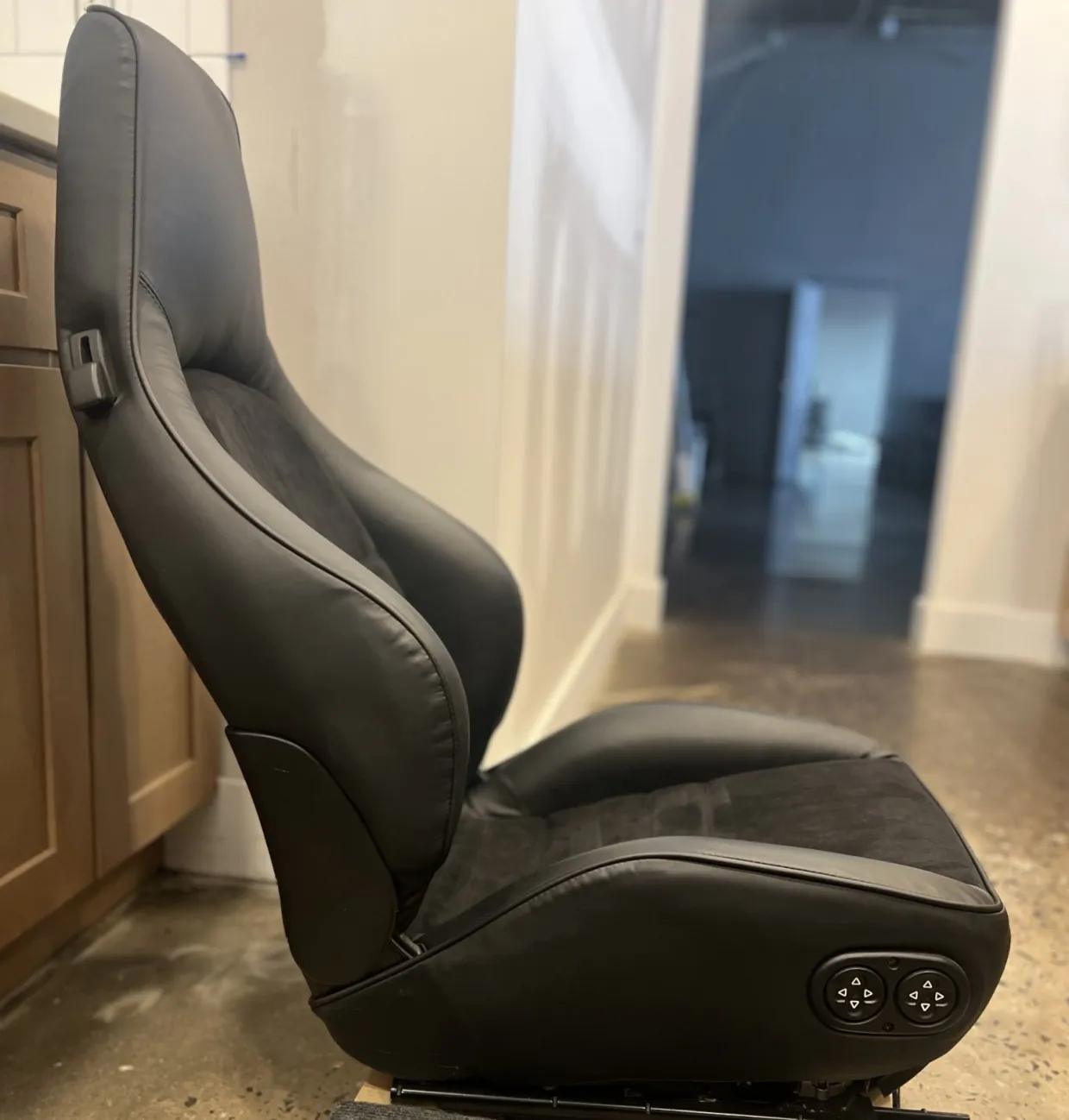 Recaro Sport Seats – Refreshed Black Leather & Alcantara - Image 7