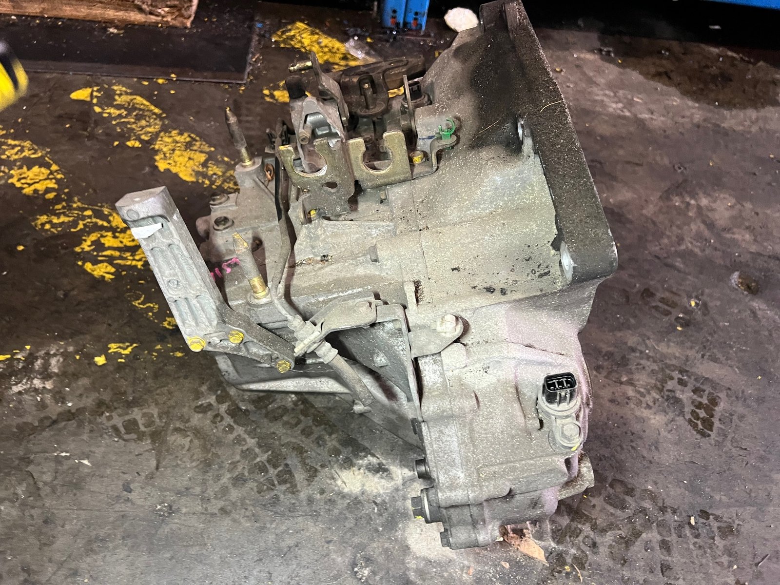 2002-2005 Honda Civic SiR 5 Speed Manual Transmission EP3 - Image 3