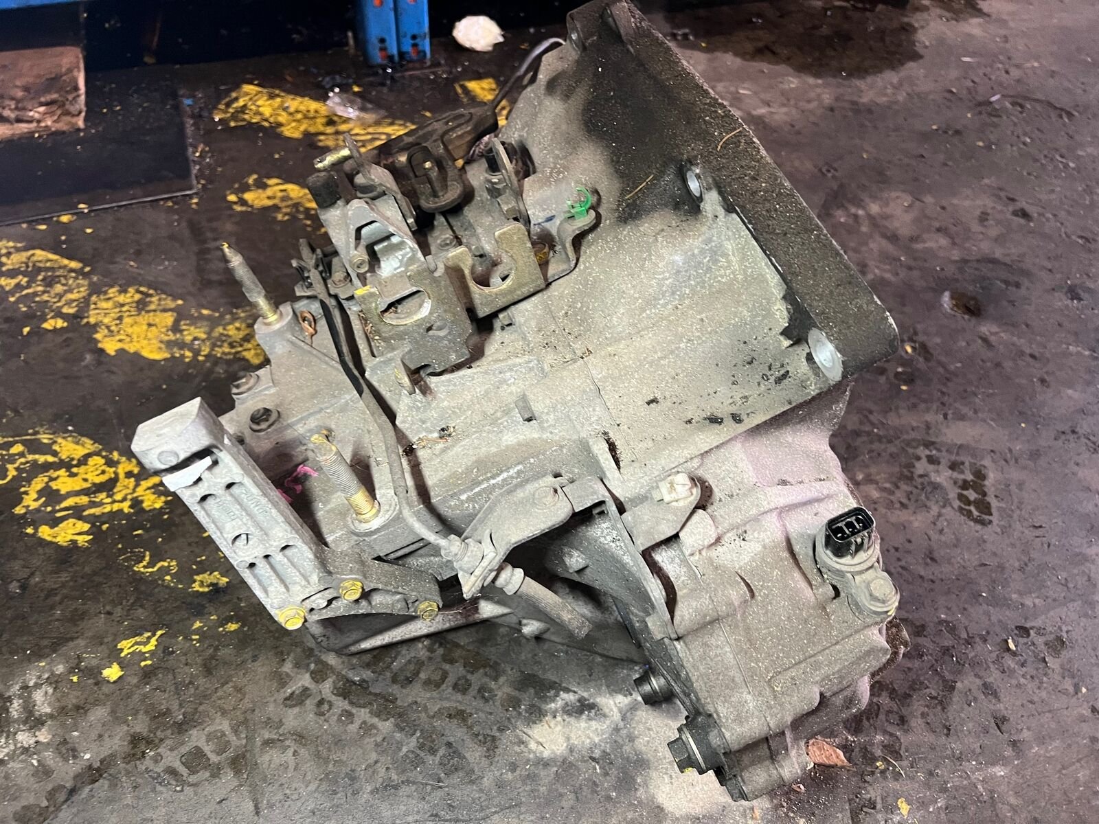 2002-2005 Honda Civic SiR 5 Speed Manual Transmission EP3 - Image 4